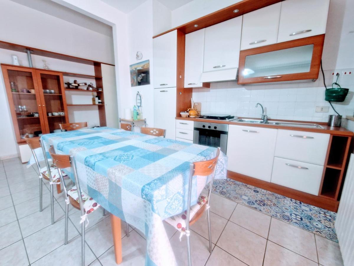 Puzzle Al Mare Apartment Фолоника Екстериор снимка